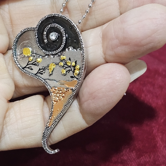 Modern Art Heart Necklace Floral Hummingbird Design New Costume Jewelry ♥️ - Picture 5 of 9